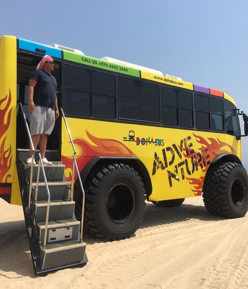 عکس اتوبوس غول‌پیکر