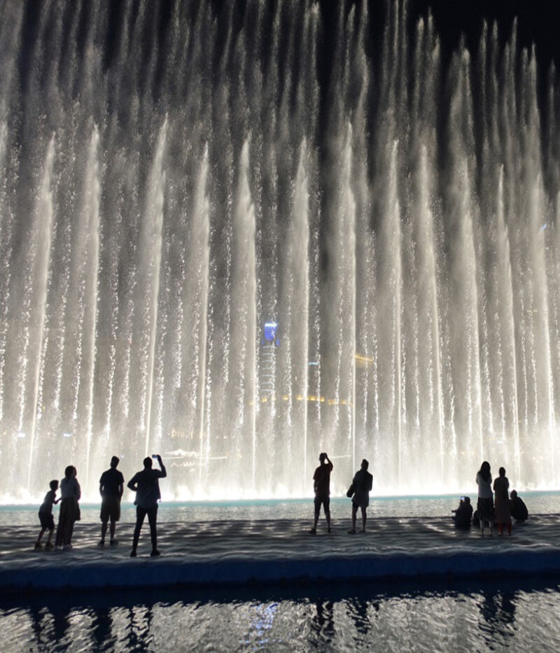 عکس پیاده روی فواره دبی