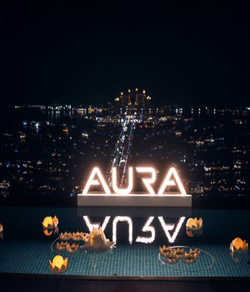 استخر اینفینیتی (آئورا) دبی در شب