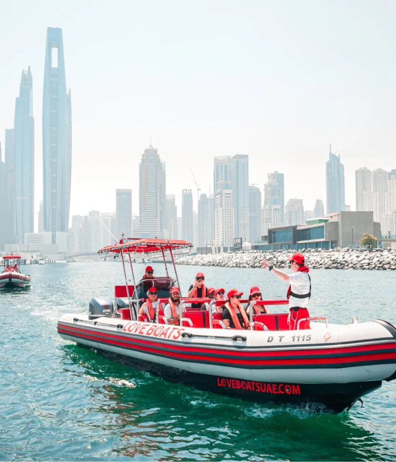 امکانات قایق عشق دبی