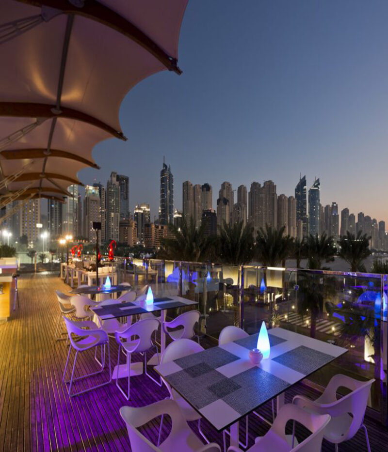 هزینه رزرو کافه رستوران زیرو گراویتی دبی