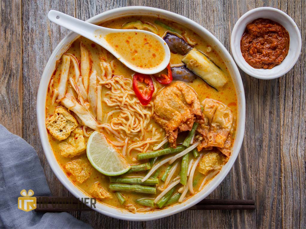 لاکسا (Laksa)